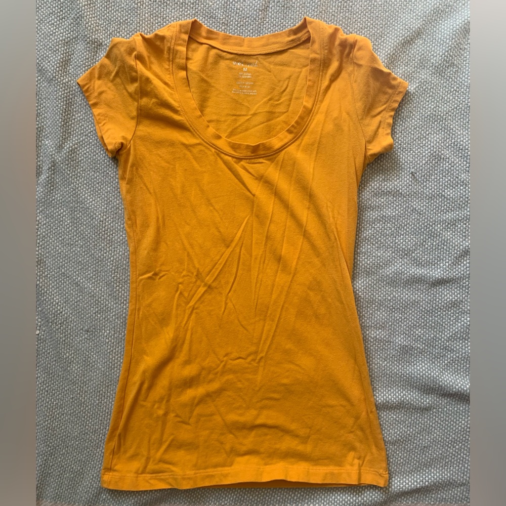 Yellow tee shirt